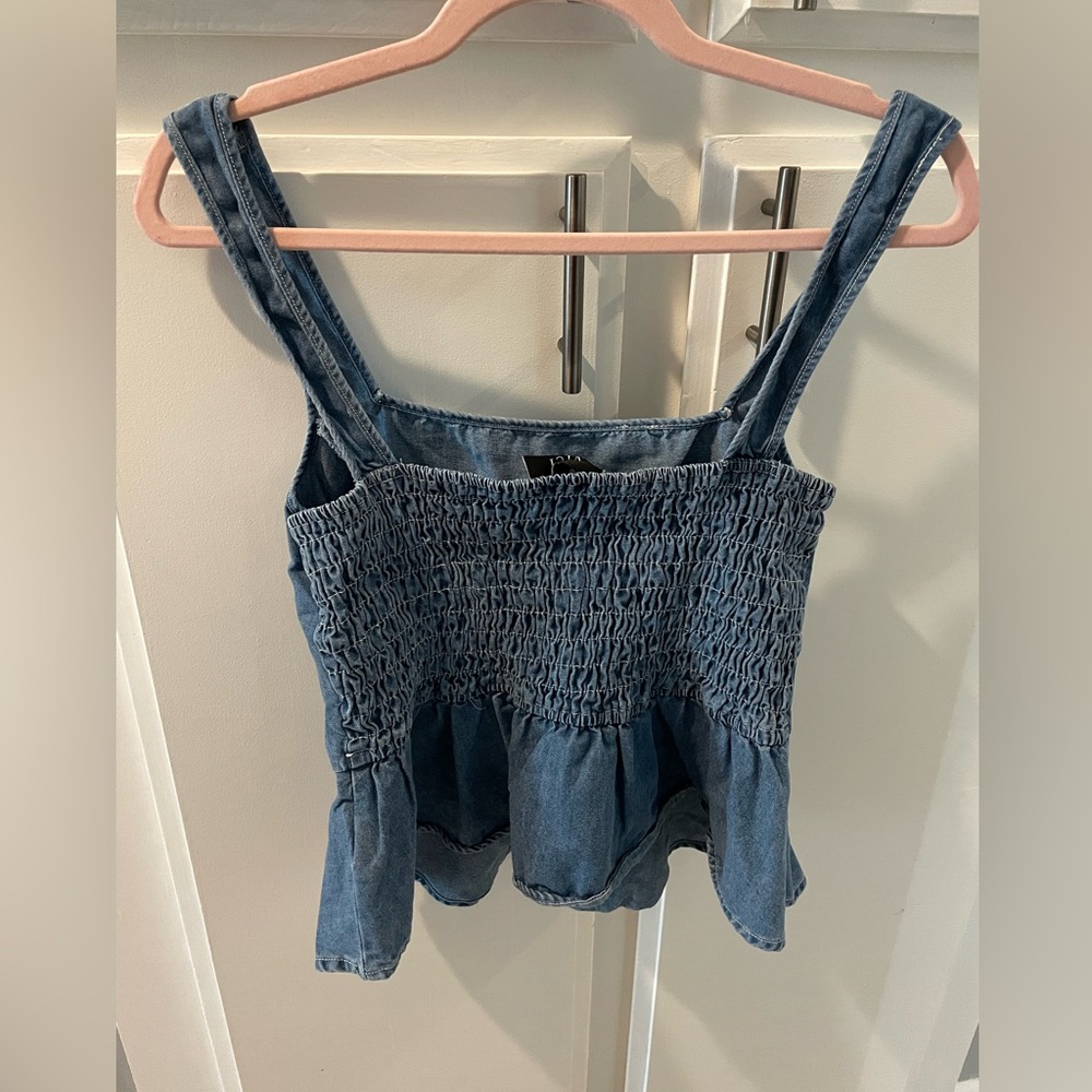 Vici Collection Denim Colored Woman’s Sleeveless Top, size L - Picture 3 of 9